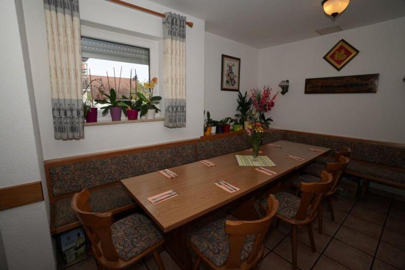 Pension Doeppert Нюрнберг Экстерьер фото