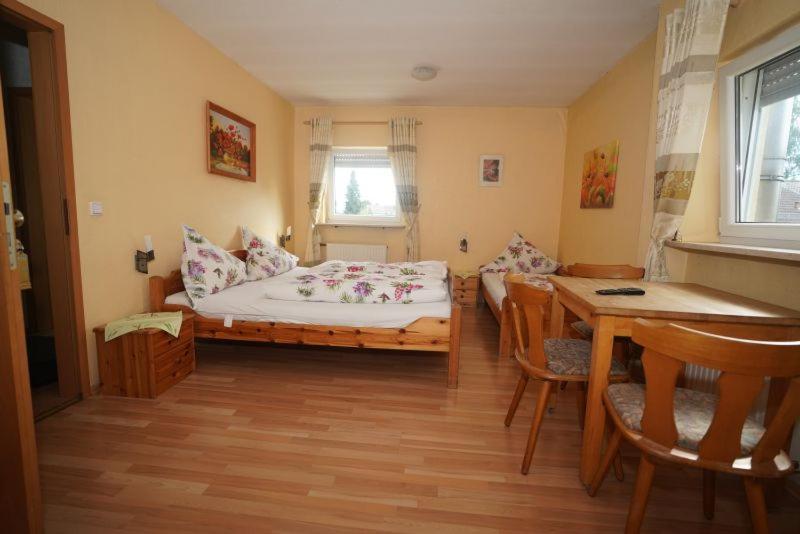Pension Doeppert Нюрнберг Экстерьер фото