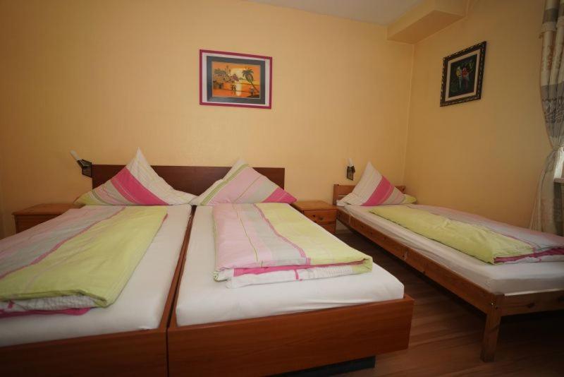 Pension Doeppert Нюрнберг Экстерьер фото